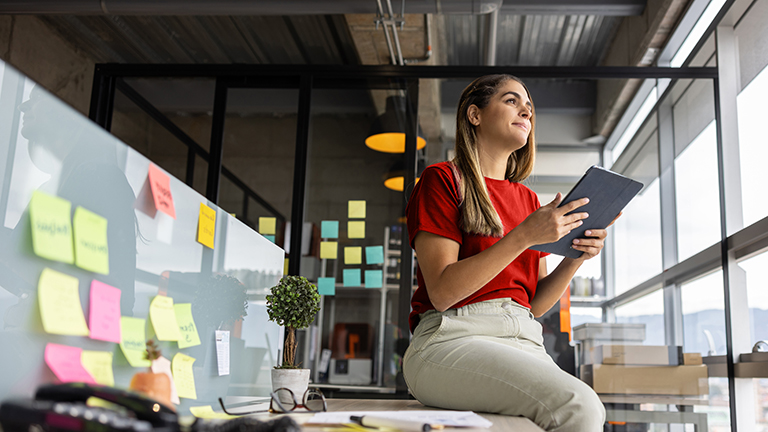 Mobile Banner Personas y trabajo 2023